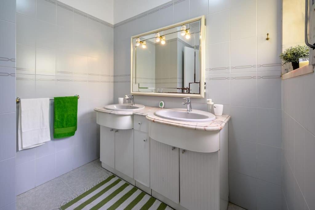 Casa Amarela Holiday home Charneca (Setubal)